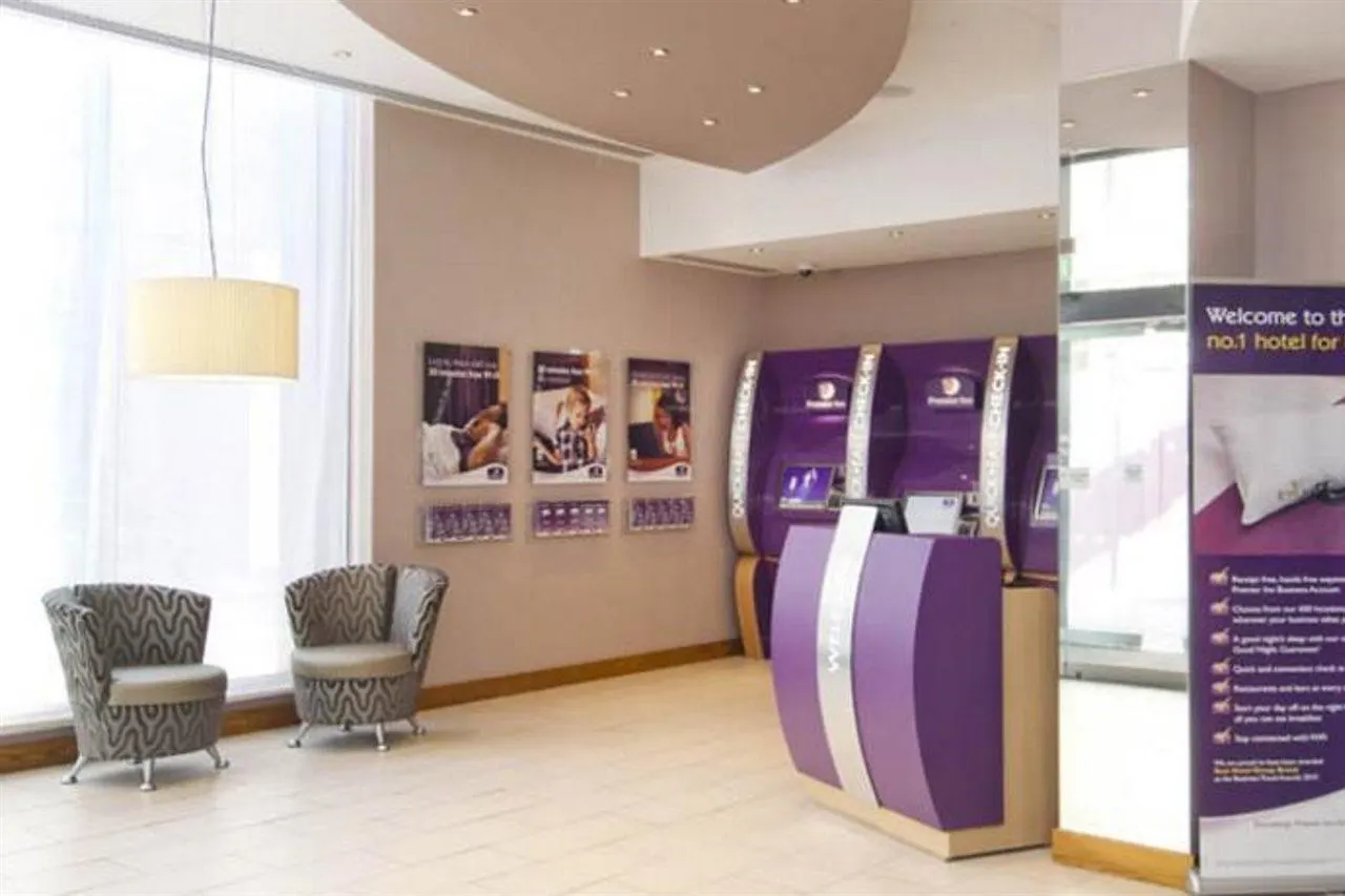 Premier Inn London City 2*,